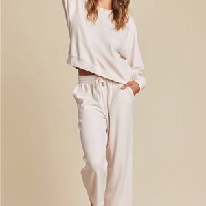 BAREFOOT DREAMS Malibu Collection® Brushed Fleece Pullover